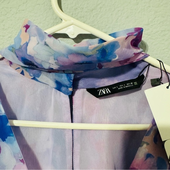 Floral V-Neck Chiffon Top - Picture 6 of 14